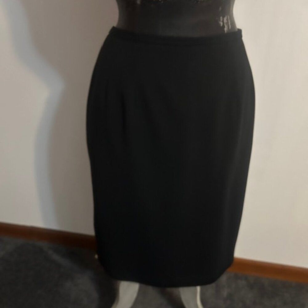 Dress Barn Woman Black pencil skirt, size 16W